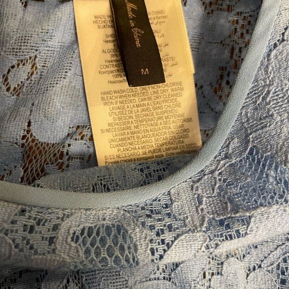 BCBG lace peplum top. - Picture 5 of 7